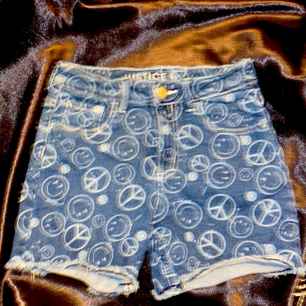 Justice Girl's Size 16 High Rise MIDI Shorts in Peace Print NWOT
